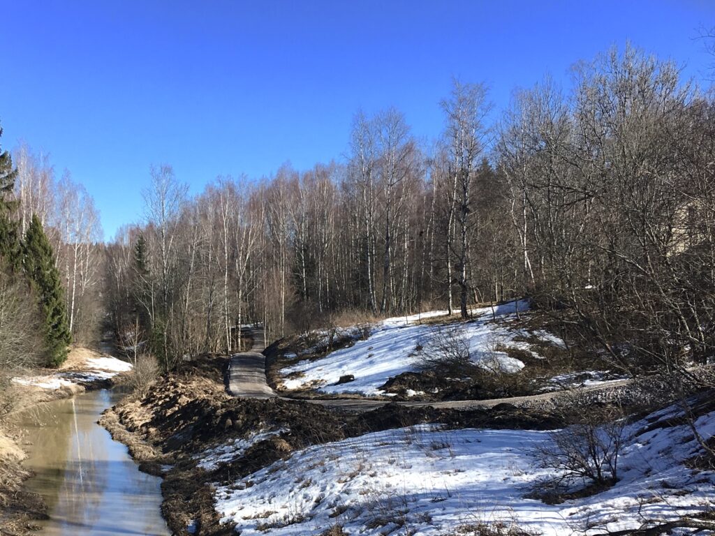 Vähäjokipolun pohjatyöt valmistuivat sopivasti ennen kevättä.