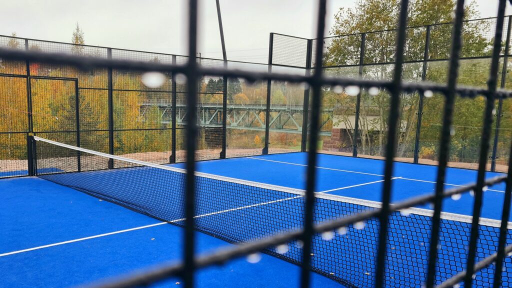 Padel Jokipuiston on rakentanut Sporttitehdas Oy.