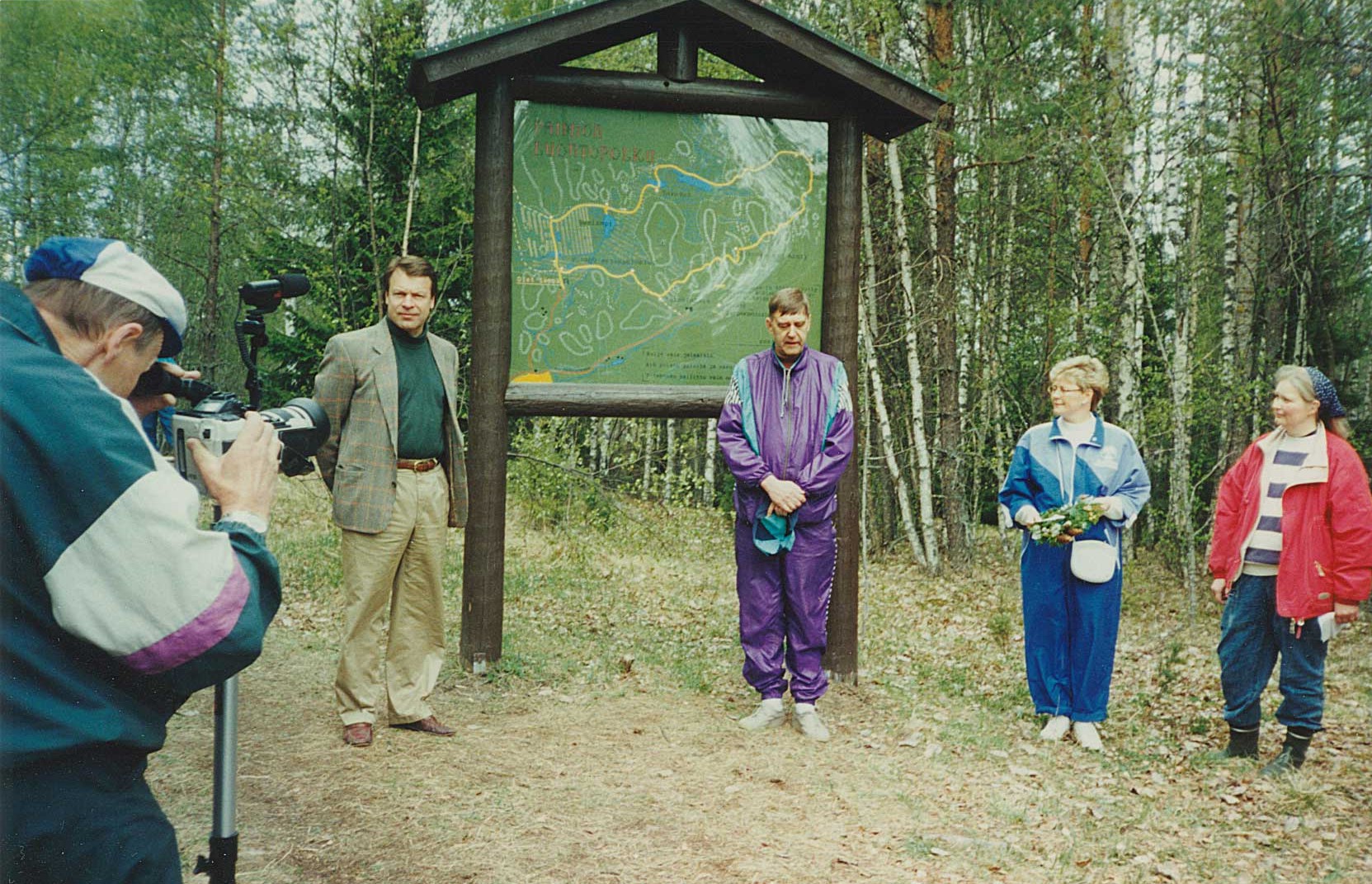 Luontopolun avasi virallisesti Ilkka Kanerva.