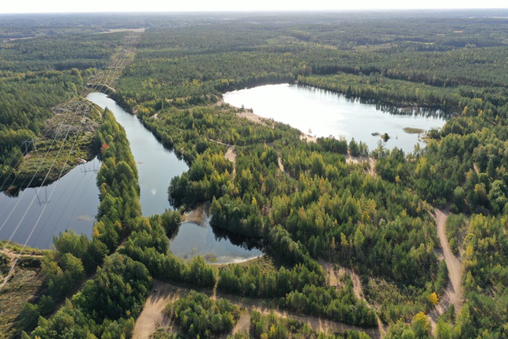 Ilmakuva Mäntyrinteeltä, Hiekkahelmen läheisyydestä.