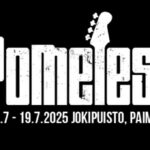 Tummalla taustalla Pomefestin logo, joss f-kirjain on kitaran varsi. Lisäksi tiedot vuoden 2025 tapahtumapäivistä.