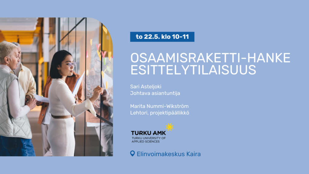 Kuvassa vaaleansininen tausta. Vasemmalla kuva, jossa näkyy ihmisiä tekemässä töitä. He suunnittelevat ja konseptoivat asioita seinälle. Oikealla puolella tapahtuman tiedot tekstinä.