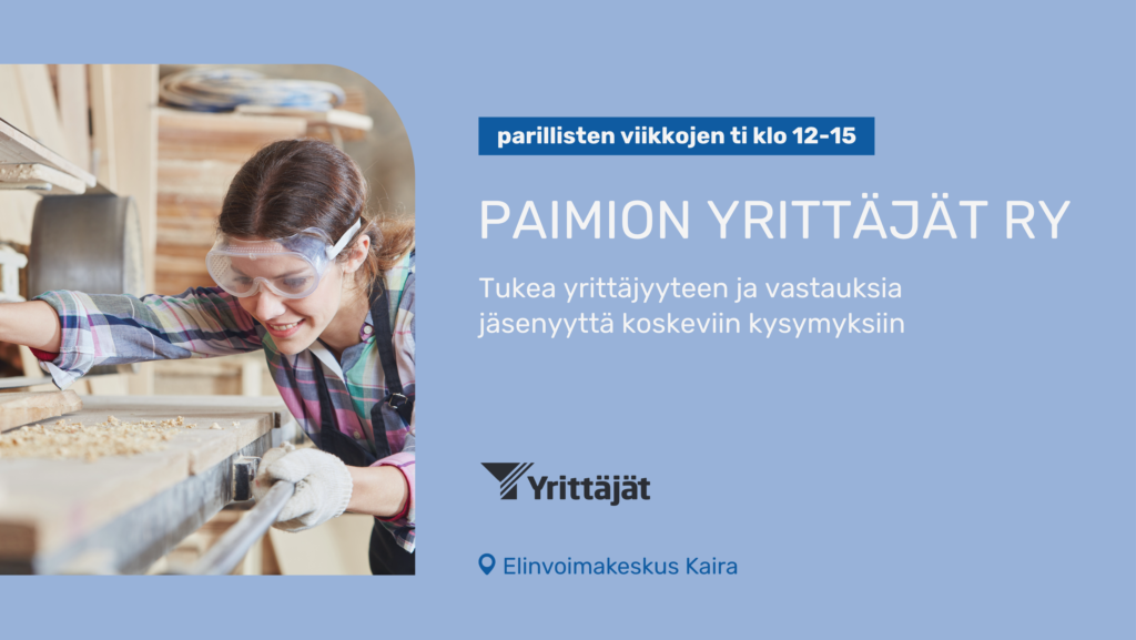 Vaaleansiniselle pohjalla tapahtuman tiedot, yrityksen logo ja tapahtuma-aika. Vasemmassa reunassa bannerikuvaa näkyy kuva naisesta joka tekee käsin töitä työkaluilla sepänpöydän ääressä.