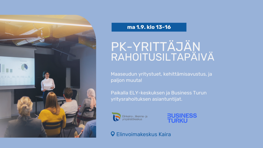 Vaaleansinisellä pohjalla tapahtuman tiedot ja yrityksen logo. Vasemmalla kuva, jossa näkyy ihmisiä käymässä kokousta.
