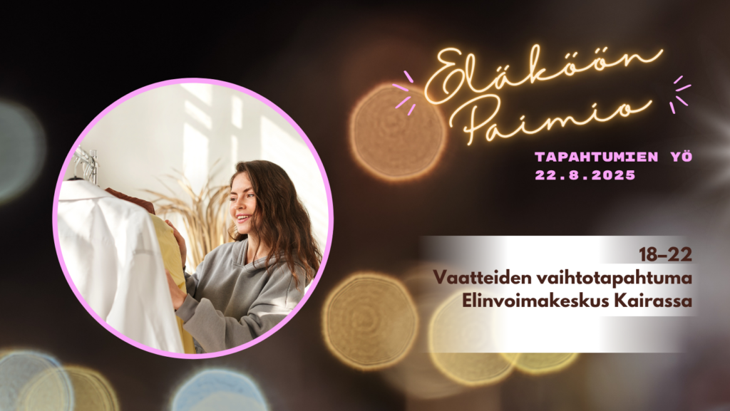 Tummahiuksinen nainen katselee rekillä olevia vaatteita.