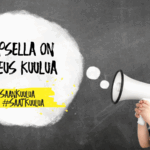 lapsi kuuluttaa megafoniin: "Lapsella on oikeus kuulua"