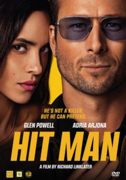 Nainen sekä mies jolla aurinkolasit.